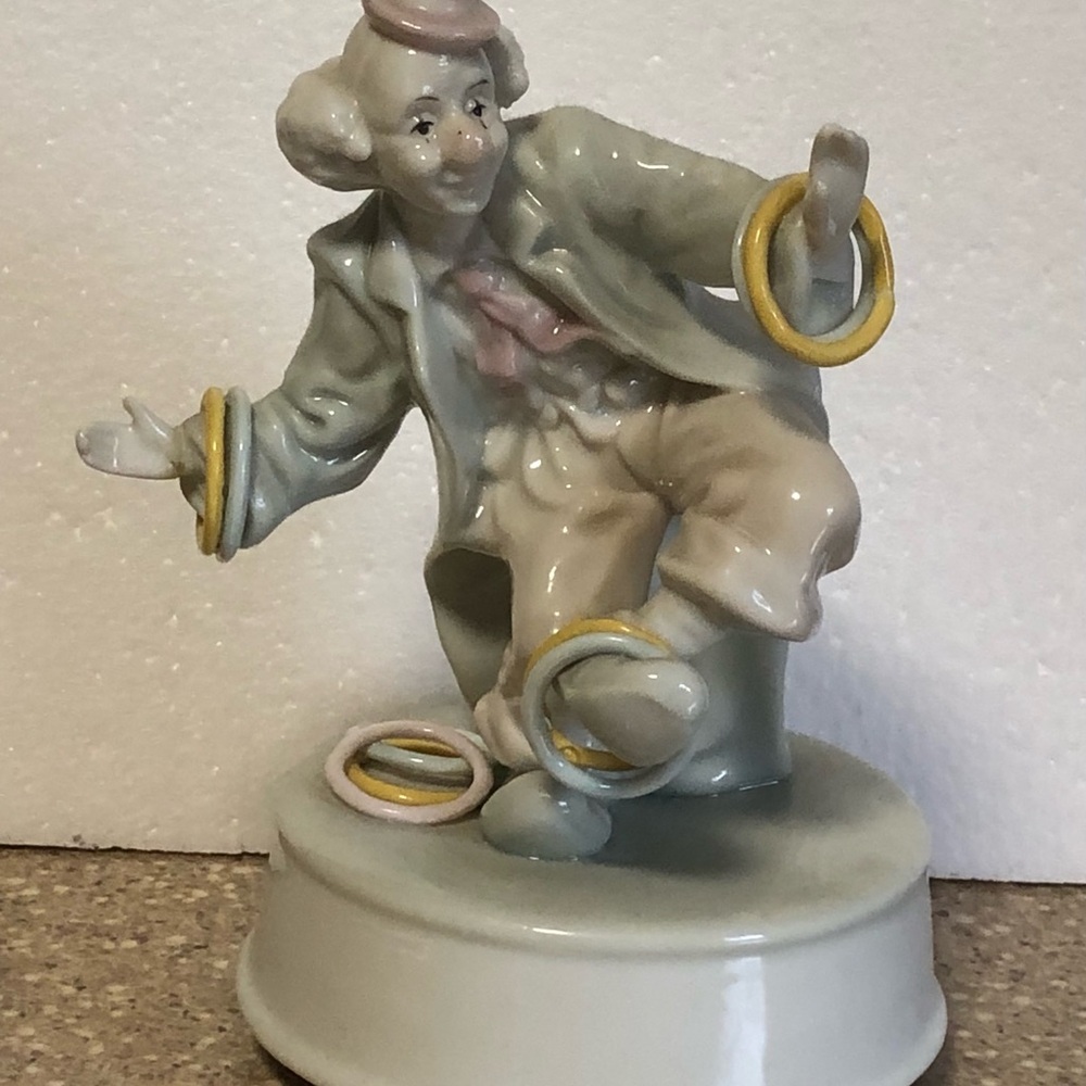 Vtg 1989 ARNART IMPORTS, INC. Porcelain Clown Music Box Figurine